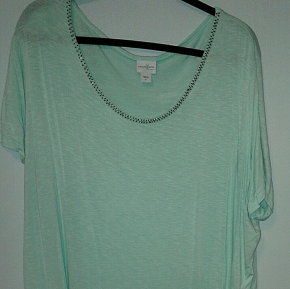 Jaclyn Smith Tops - Pretty Mint Flowy Top