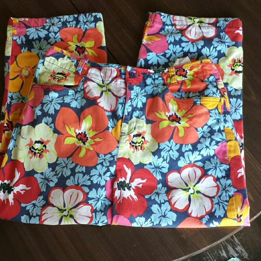 These cropped pants are full of spring size 10