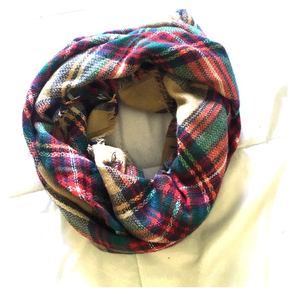 Zara Accessories - ITALIAN Scarf