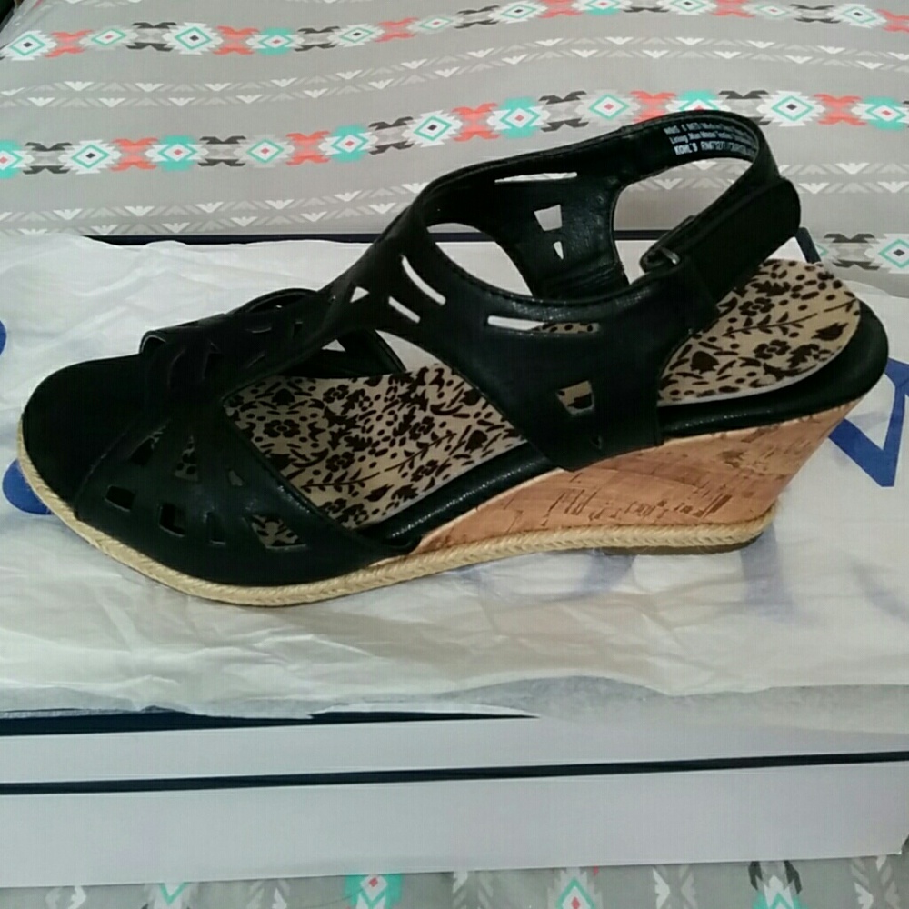 Shoe