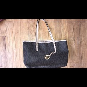 Michael Kors Jet Set Purse