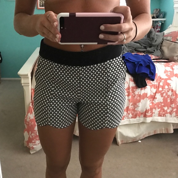 Black and White Shorts NWT - Picture 1 of 2