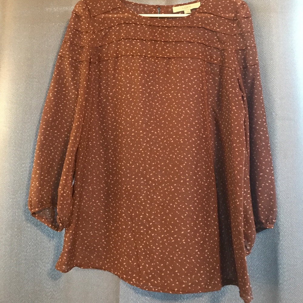 Cute light weight shirt by the loft