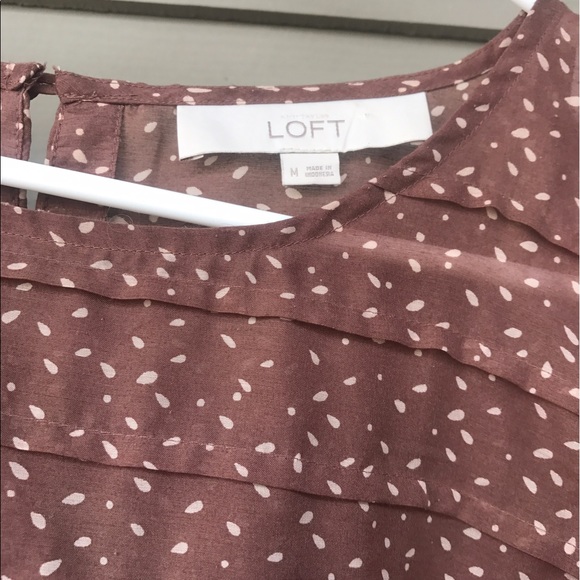 Cute light weight shirt by the loft - Picture 3 of 4