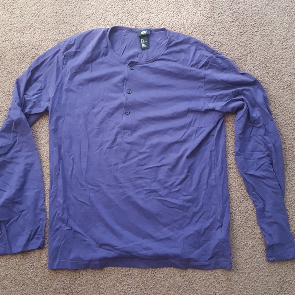 Long sleeve Henley 3 button shirt - like new