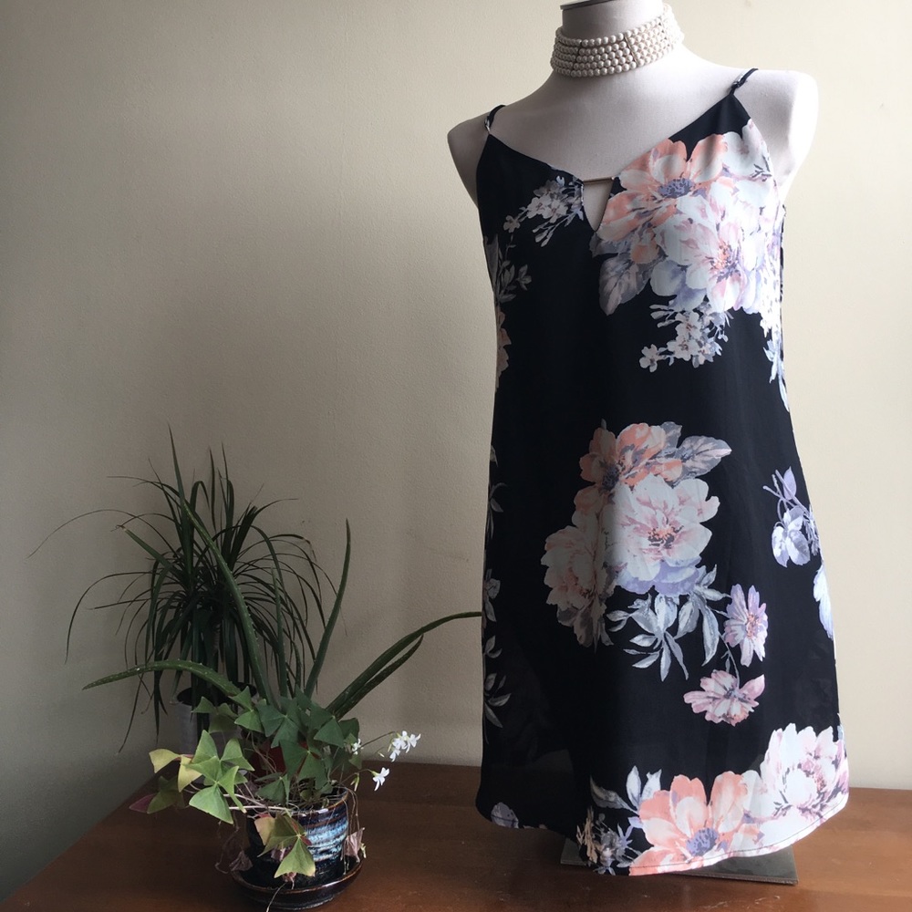 Gorgeous evening floral dress!