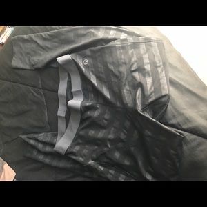Black shiny leggings
