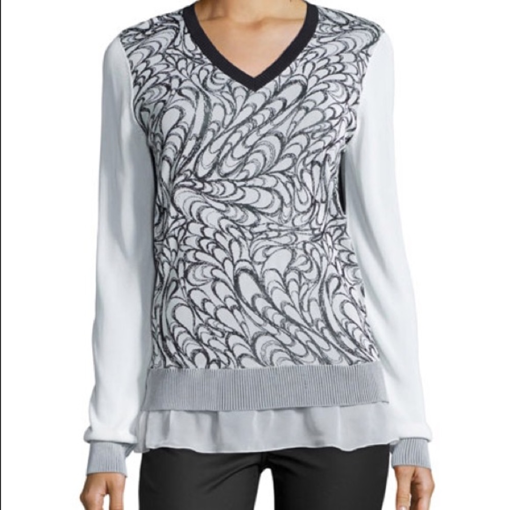 "Swing" woven top with silk sleeves, back and hem.