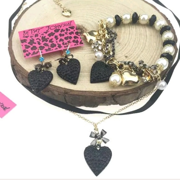❤️BJ "Hearts-a-flutter" 4pc Jewelry Set!❤️ - Picture 2 of 5