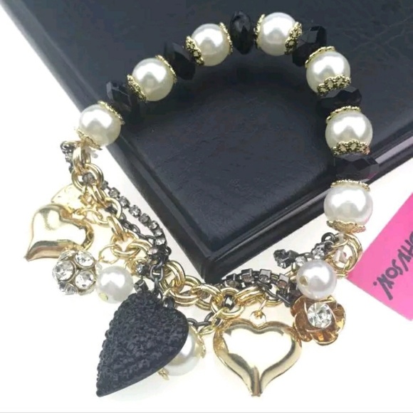 ❤️BJ "Hearts-a-flutter" 4pc Jewelry Set!❤️ - Picture 5 of 5