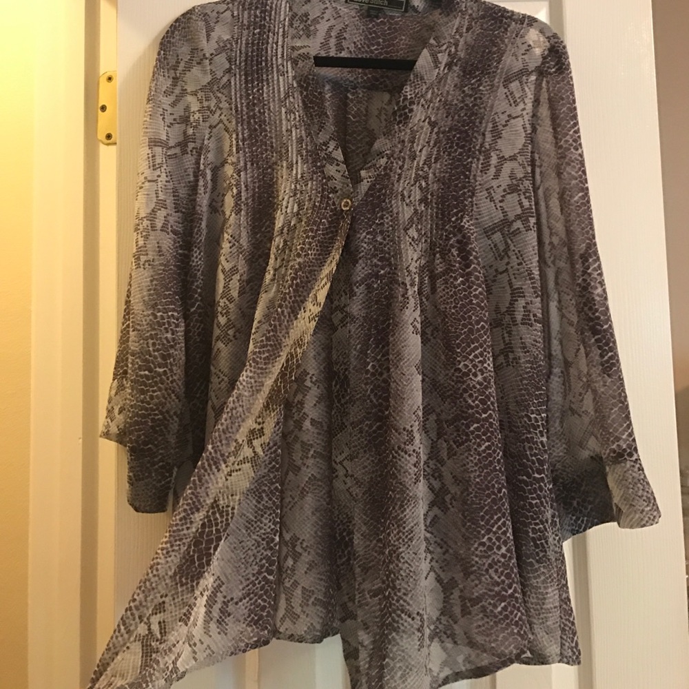 Grey Patterned Blouse - image 2