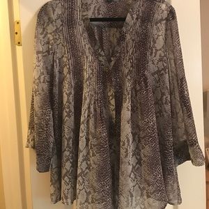 grey patterned blouse