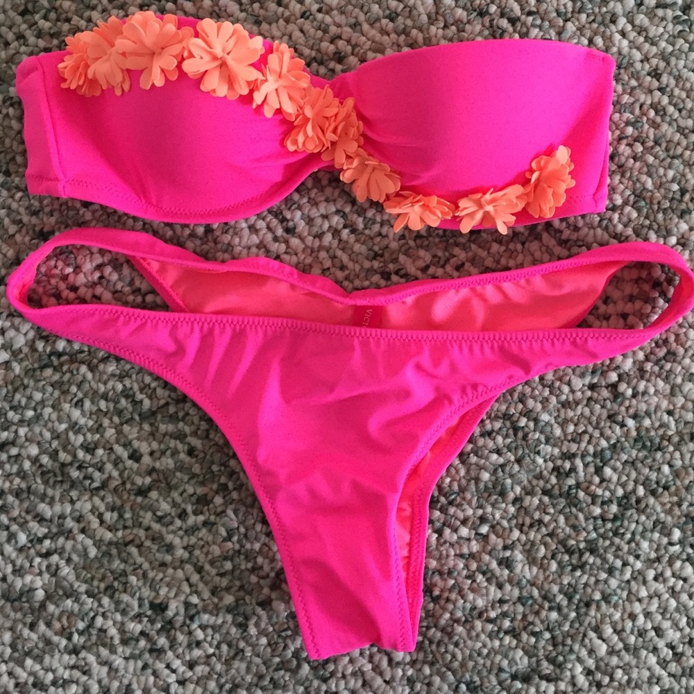 VS NEVER WORN Hot pink bathing suit!