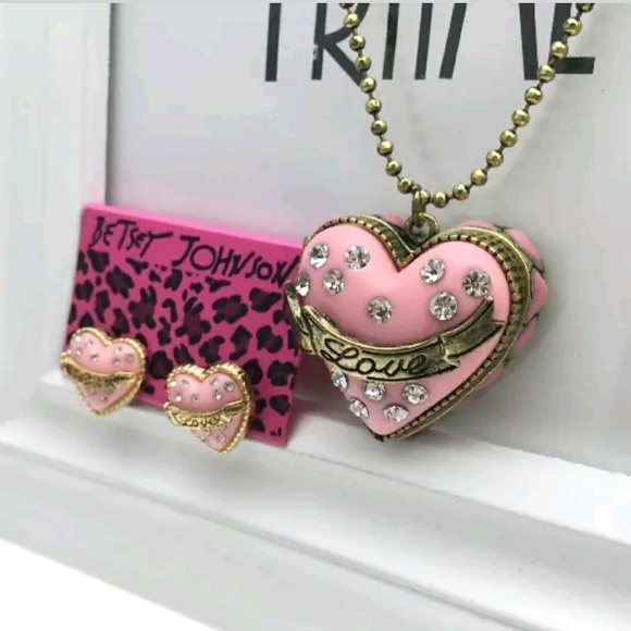 ♠️Betsey Johnson "True Love" Hearts Locket Set - Picture 2 of 7