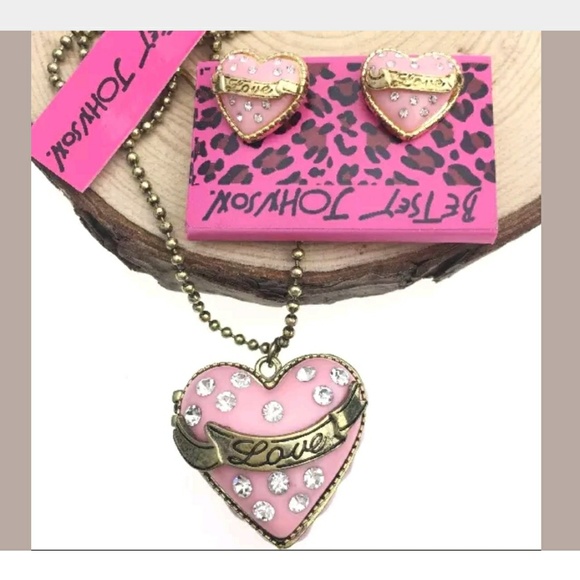 ♠️Betsey Johnson "True Love" Hearts Locket Set - Picture 6 of 7