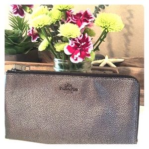 🎉SALE🎉Coach clutch metallic