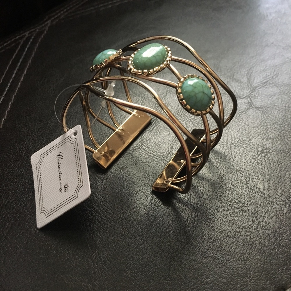 NWT Gold bracelet with turquoise gems