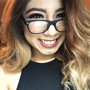 Meet your Posher, Alejandra