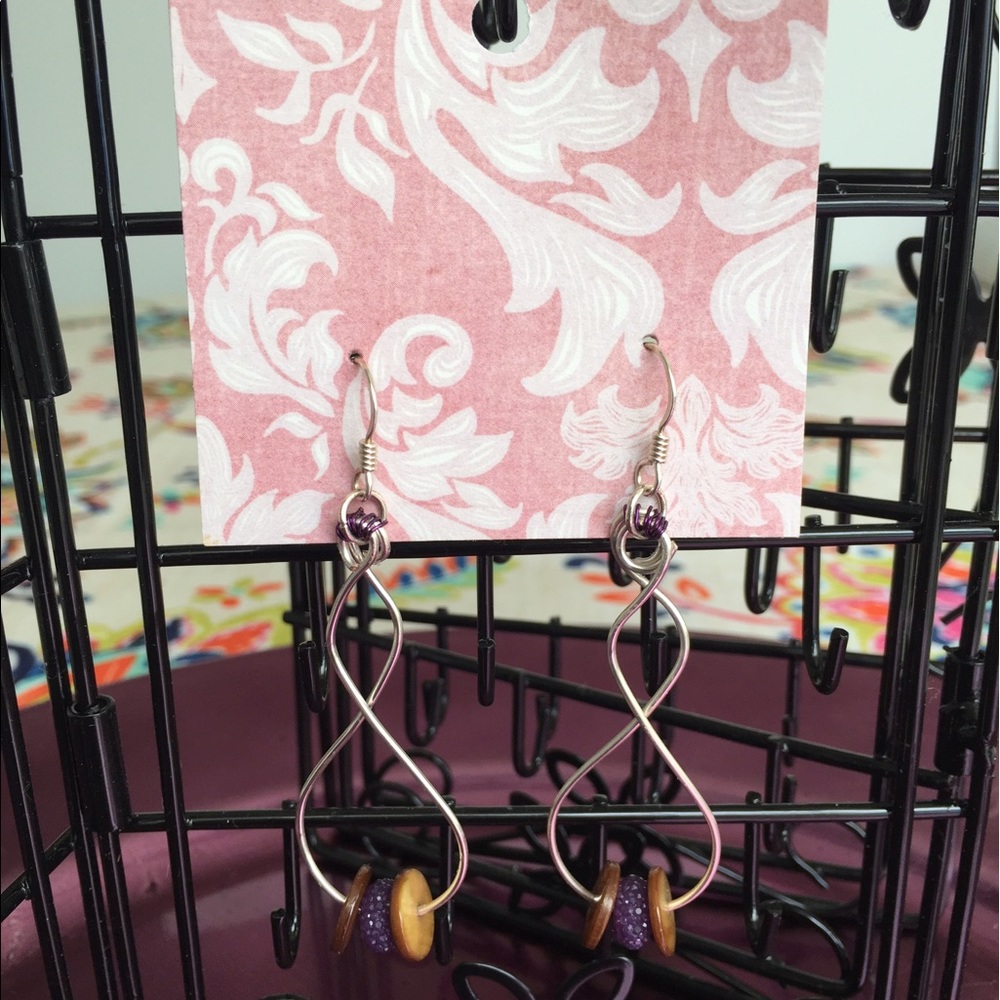🎁SALE🎁Handmade Wire Dangle earrings 🦋