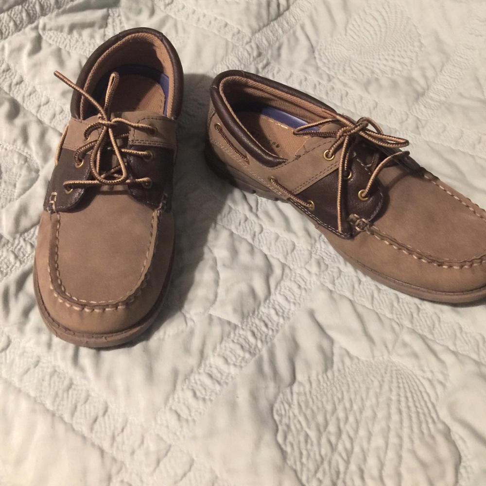 Madison Avenue Boys Size 5 Casual Boat Shoes