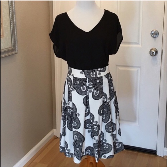 Relished Paulene Skirt - Picture 3 of 4