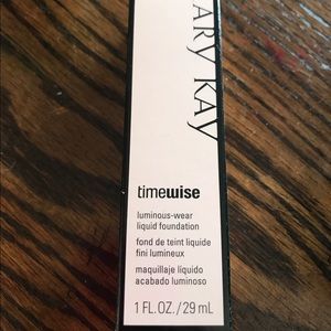 Mary Kay timewise luminous wear foundation