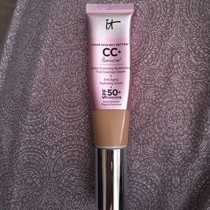 It cosmetics CC+ illumination medium. It cosmetics CC+ illumination medium.