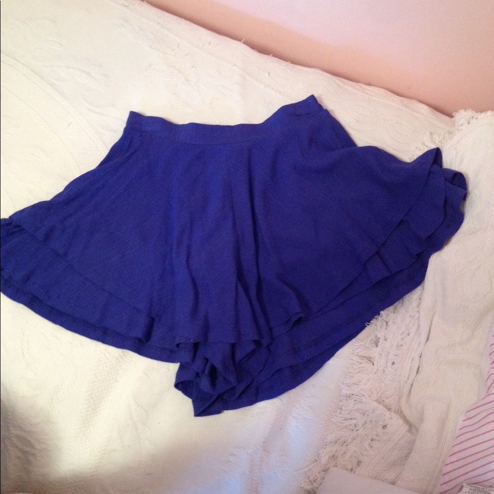 Blue ruffled flare shorts