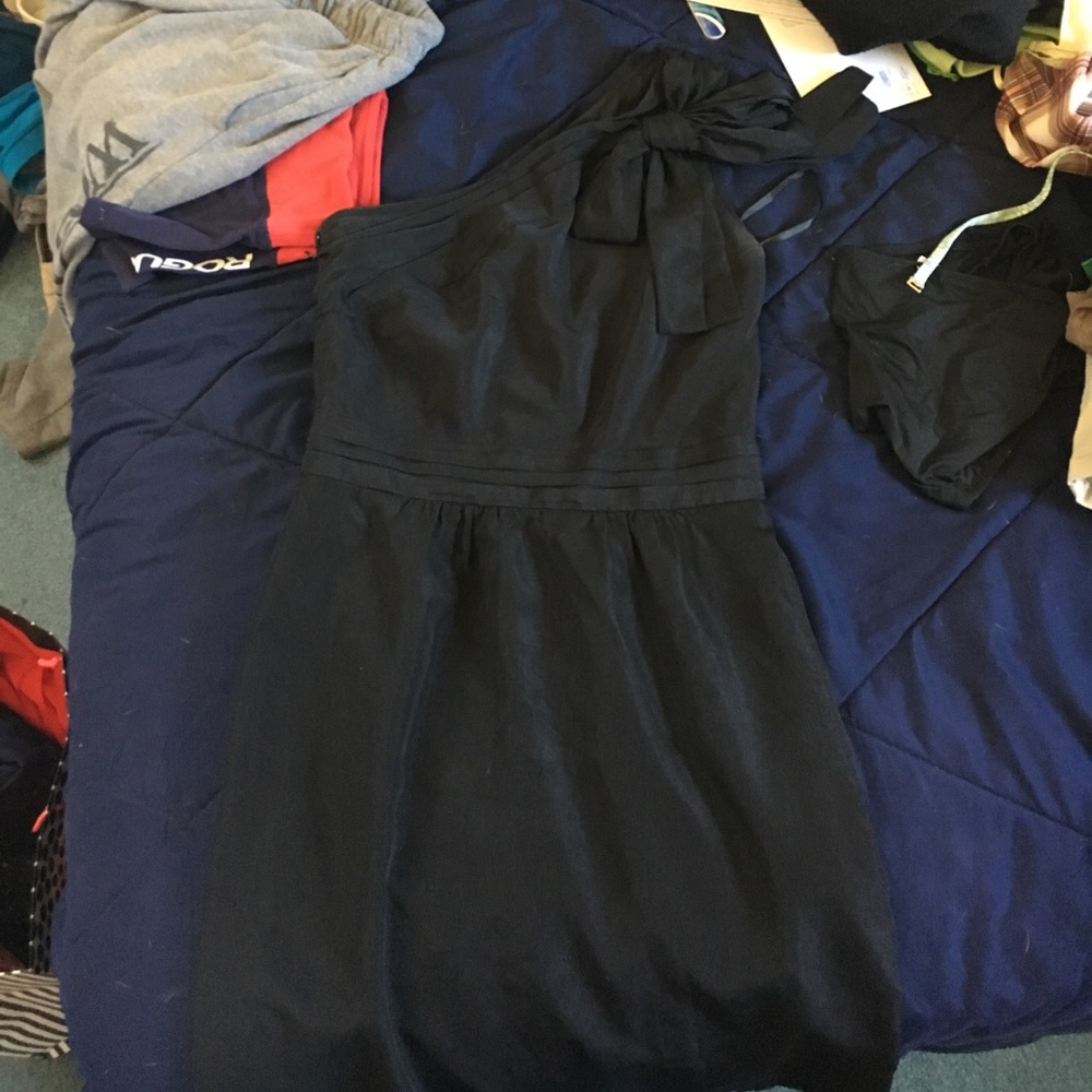 The limited black dress size 4