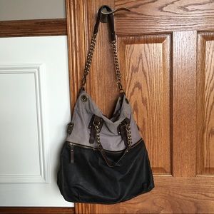 Deena & Ozzy Chain Strap Zipper Tote