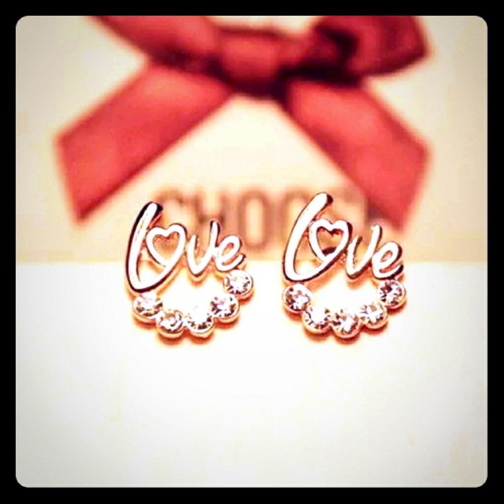 ✨❤️"LOVE" Earrings (listing is for 1pr gold)❤️