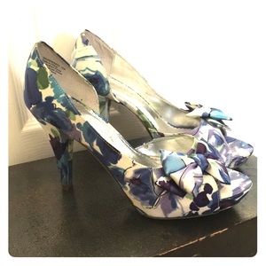 Flower bow heels