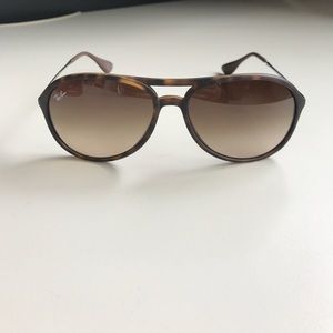 Ray-Ban Aviator Sunglasses