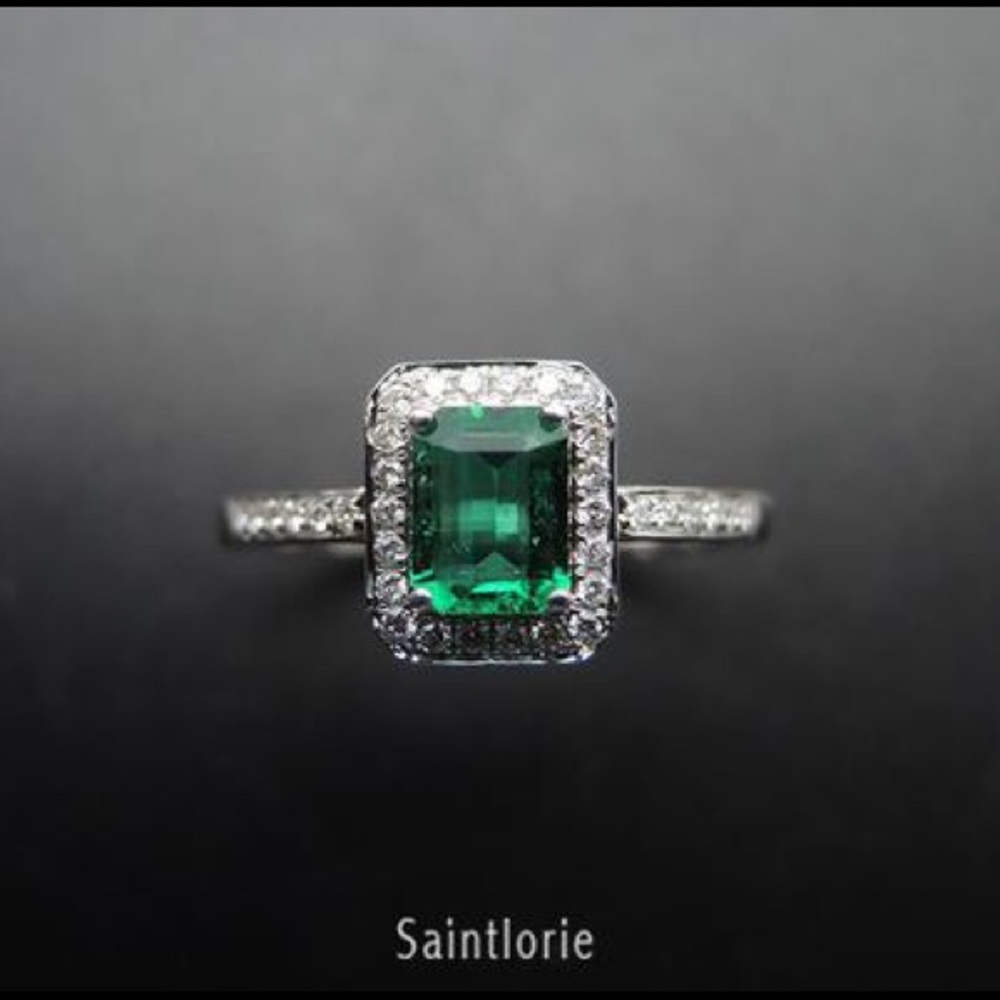 0.7 Carat Emerald Engagement Ring