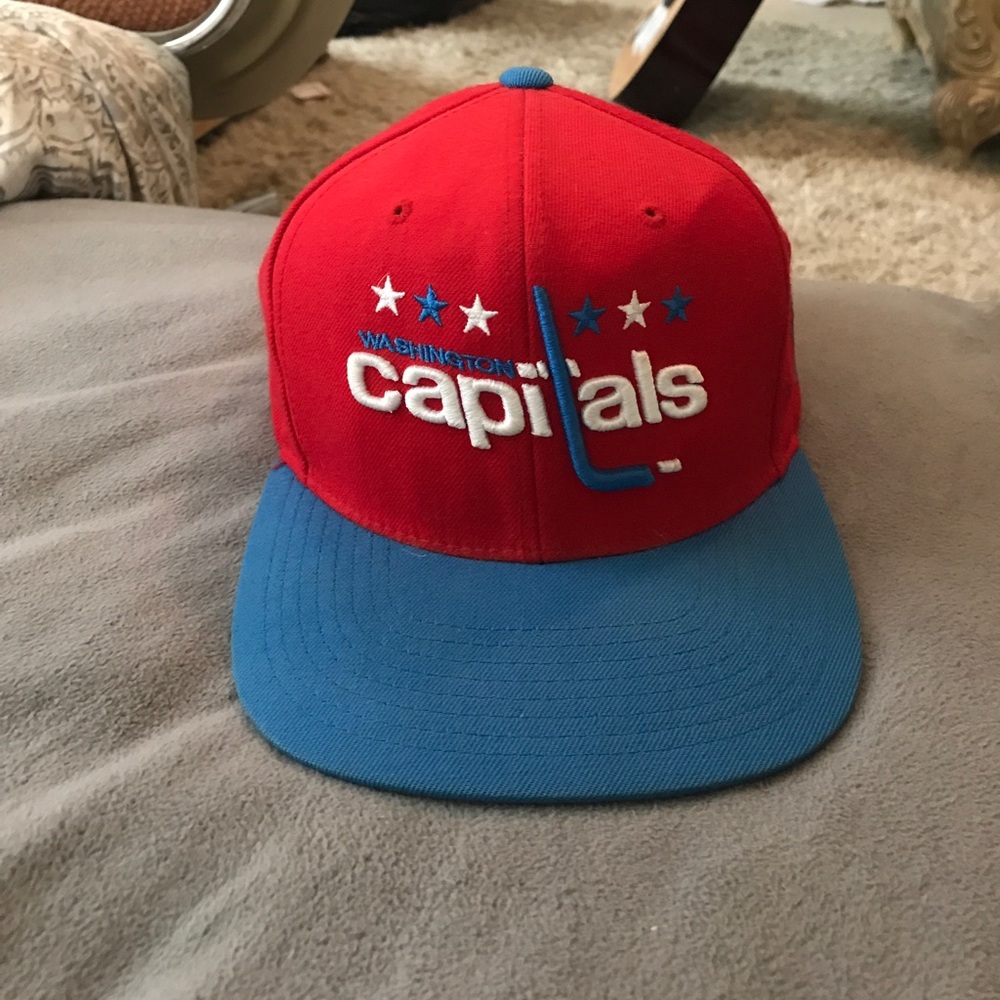 Mitchell and ness capitals snap back