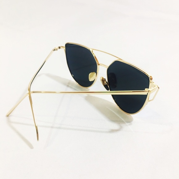 NWOT green and gold geometric sunglasses - Picture 2 of 2