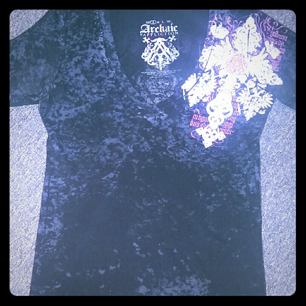 Affliction vneck