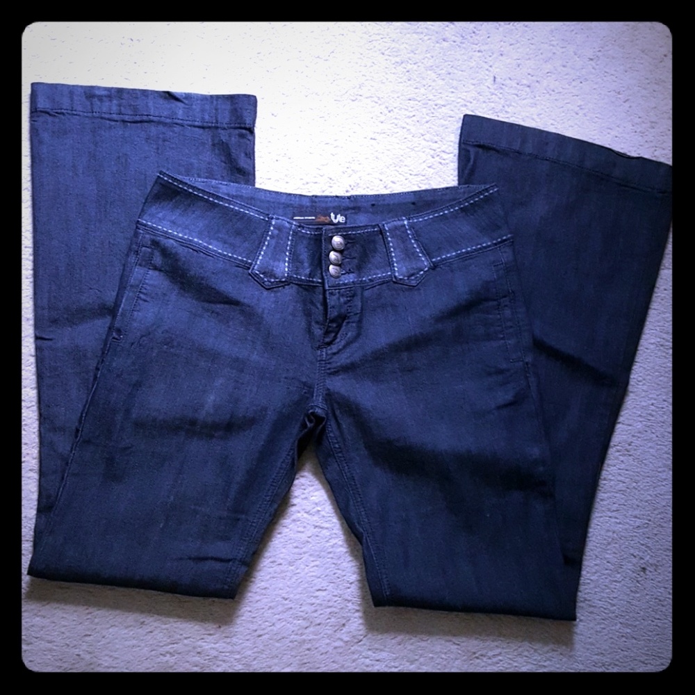 Womens wide bottom jeans size 11