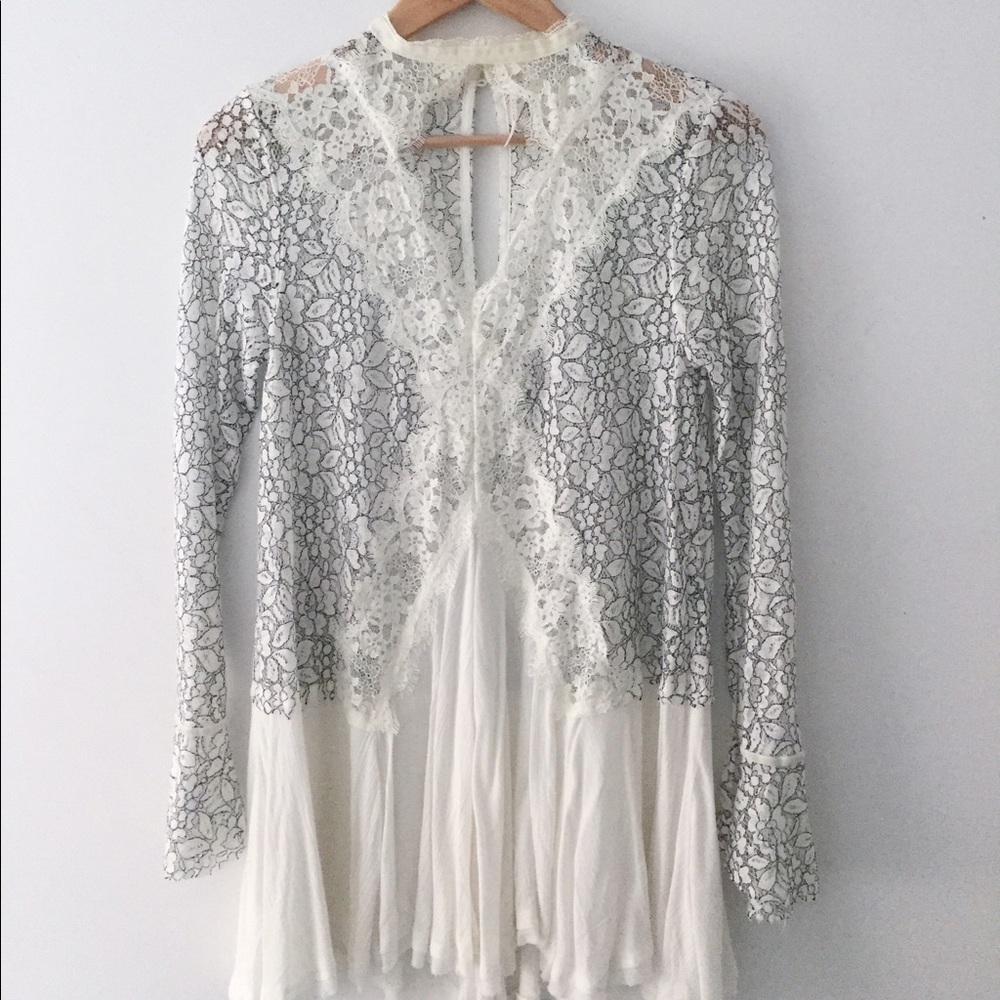 Free People Lace Key-hole Flowy Tunic xs
