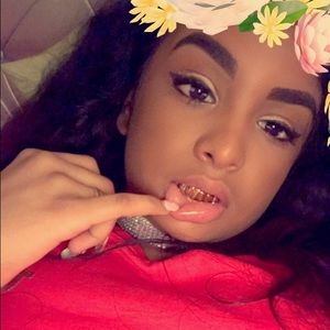 Meet your Posher, Eladia