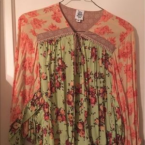 Ivy Jane overlay top