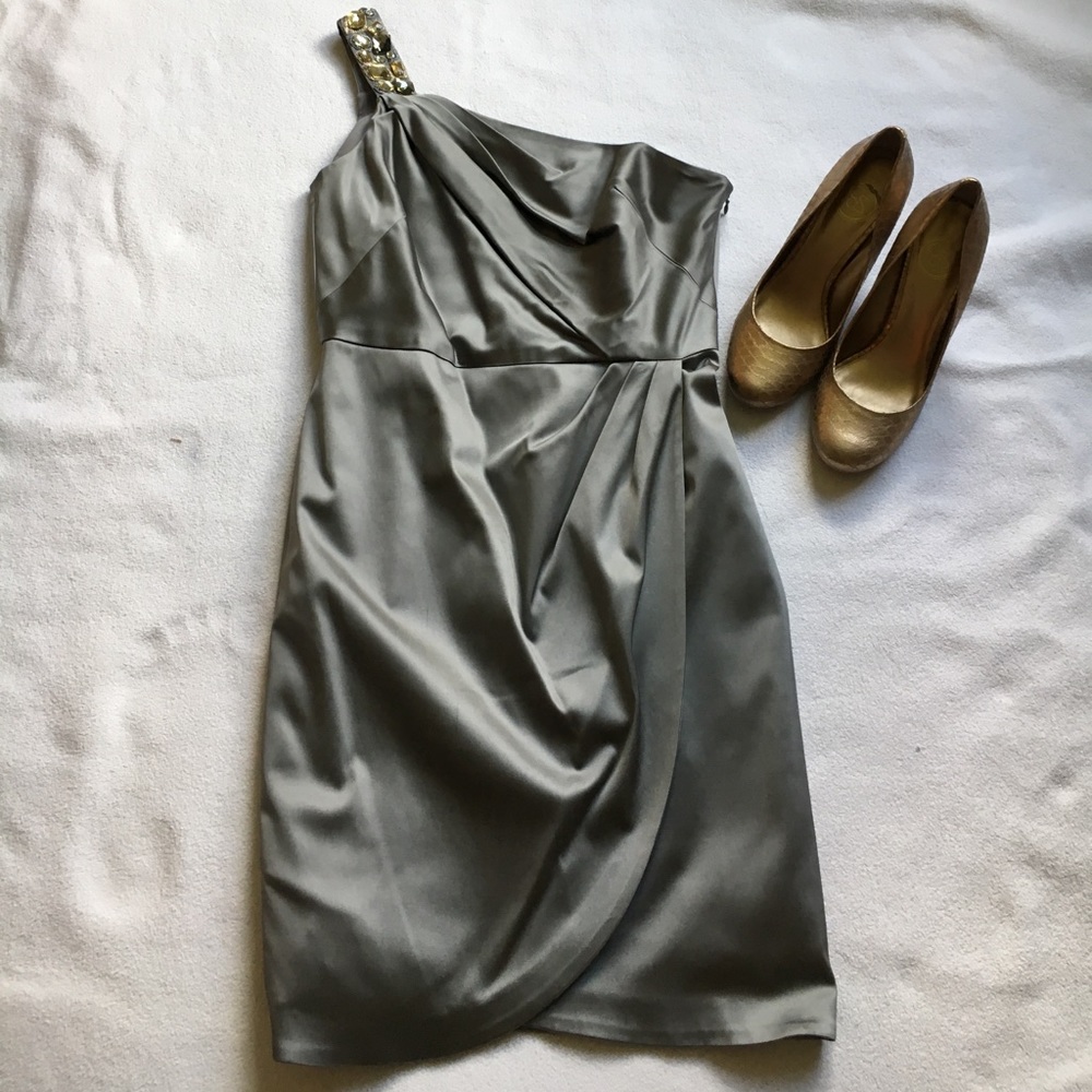 One shoulder silver dress