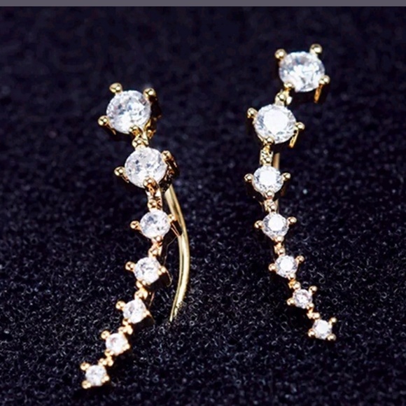 💎GORGEOUS "Diamond" Ear Crawlers!👂 - Picture 2 of 3