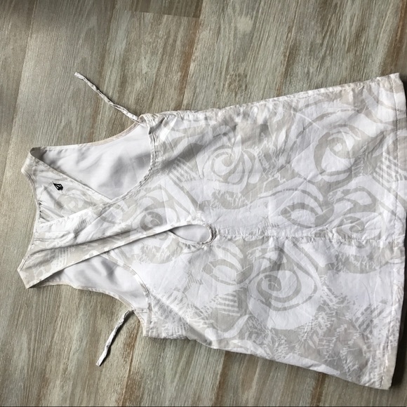 Volcom tank - Picture 3 of 3