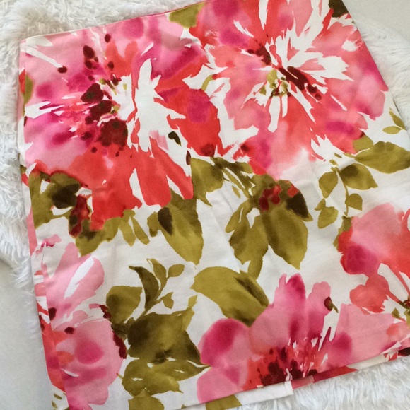 Jones New York Dresses & Skirts - Bold Floral skirt