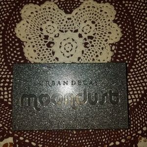 Urban decay Moondust pallet