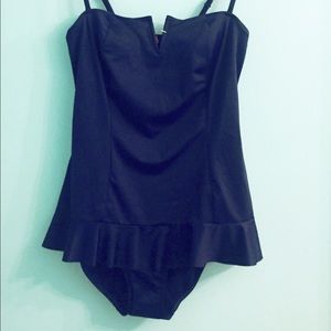 SPANX swim suit new with tag 8(M)