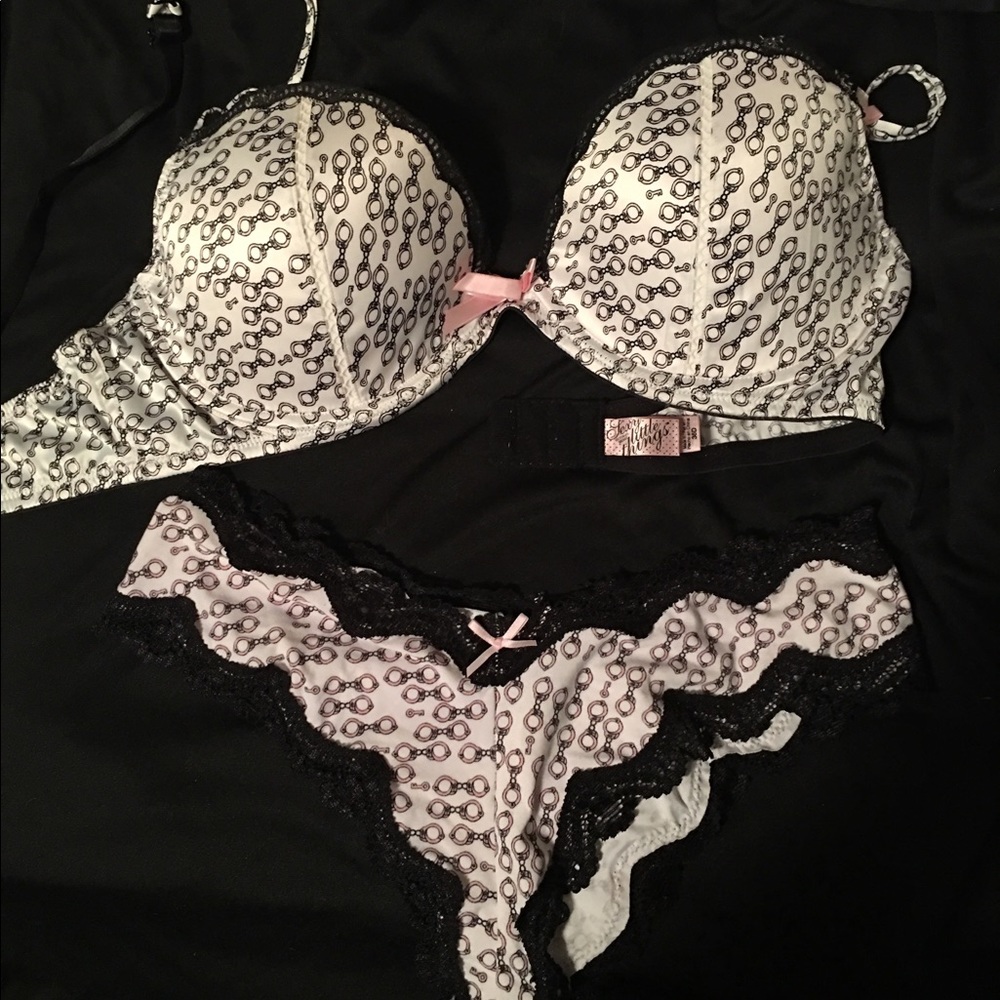 EUC Victoria's Secret bra and panty set