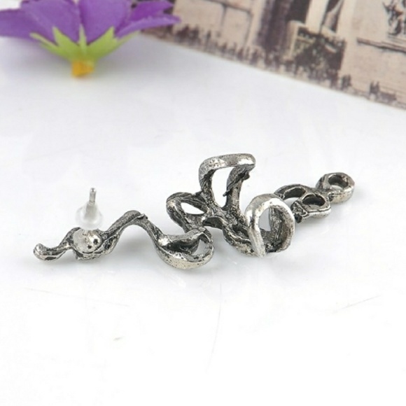 ⚡SALE!✨Swirly-Twirl Ear Crawler!✨💎 - Picture 4 of 7