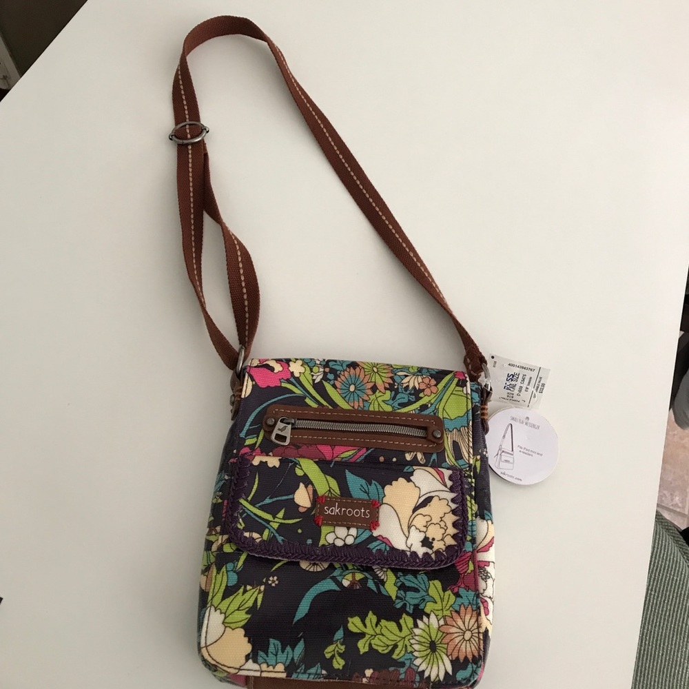 Cross body Sakroots bag 🌷
